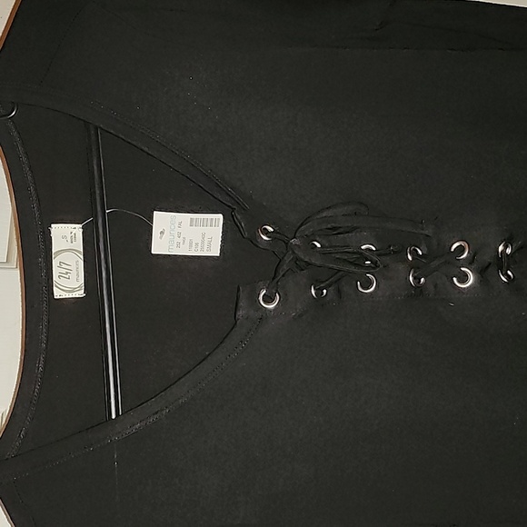 Maurices 24/7 tee NWT - Picture 2 of 6